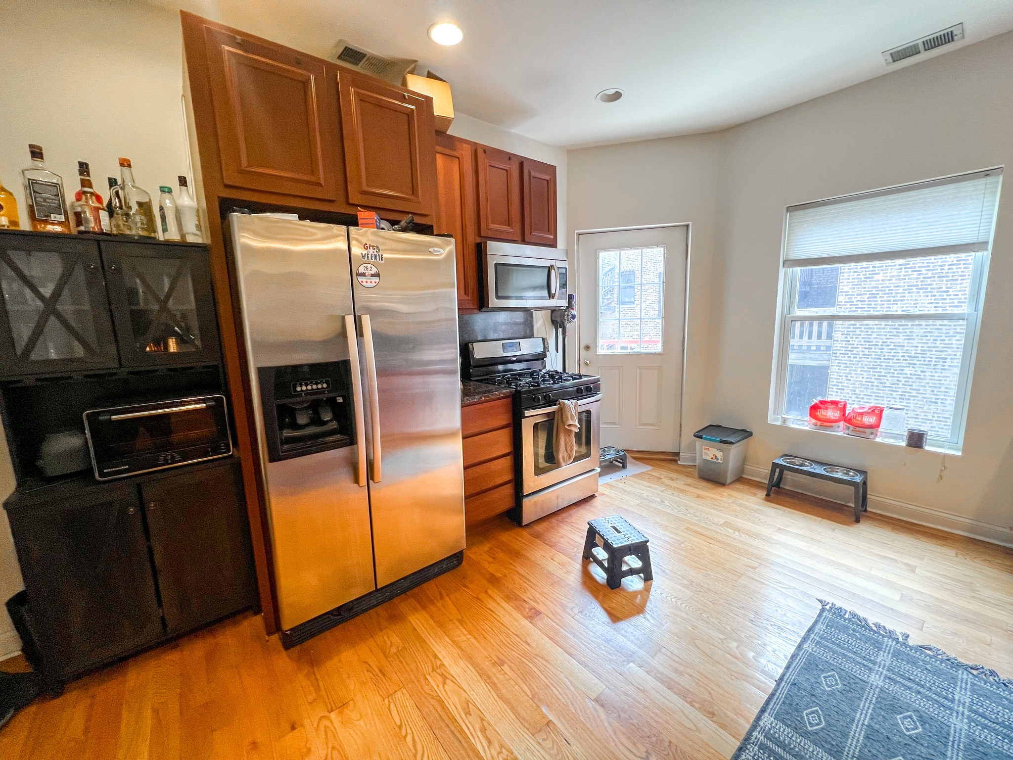 718-20 W Buckingham Pl 718-20 W Buckingham Pl., Chicago, IL 60657 - Leasing by Cross Street